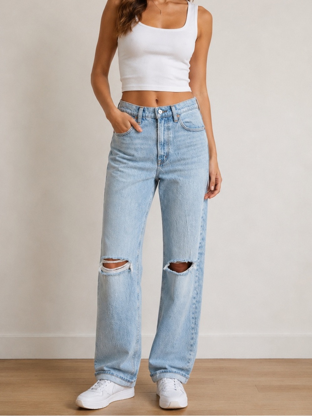 NWOT✨ Abercrombie & Fitch The ’90s Relaxed High Rise Ripped Jeans Size 25